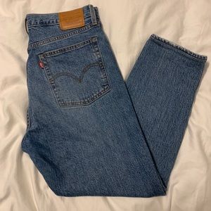 Levi’s wedgie got blue jeans